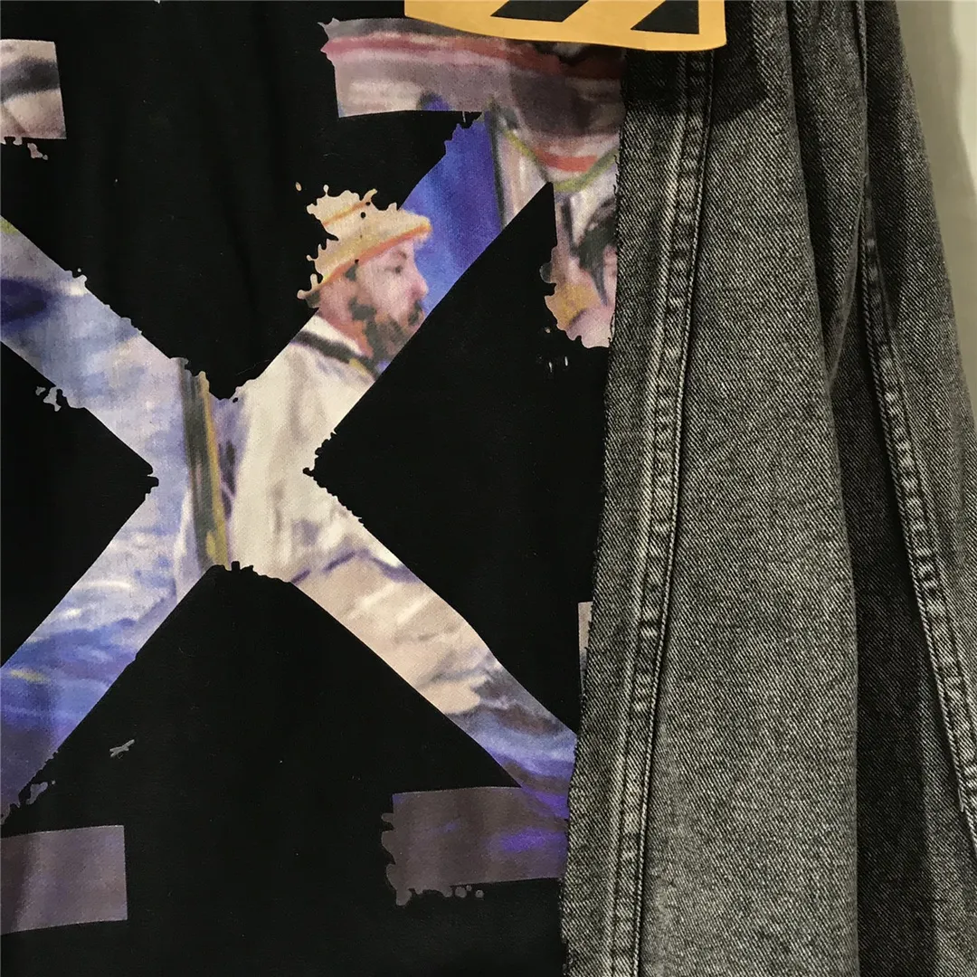 Top tested version Off-White Spanish order King of high street jacket Dream splash OW exclusive powerful wash Exclusive limited series denim jacket Autumn and winter debut! High-end ink printing/gradient flame printing and dyeing process. Stitching oil painting denim jacket. Classic oil painting arrows, Monet's works, once again combined with art, "Claude Monet painting on his Boat" is a masterpiece that is perfectly combined with OW's iconic arrow logo. It has a prominent sign, the splicing of denim and sweatshirts, and the layering effect, which is high-street and eye-catching. The fabric is customized according to YB, heavy-weight washed cotton washed cloth, more than 10 processes of continuous washing and stone grinding, the color and texture are very textured, a full set of accessories are customized, the highest quality original hardware, original kraft paper stripe labeling, accept all challenges of the same version! Couple style washed ripped denim jacket! Of Whi2019's first autumn new single, with dreamy splash-ink printing and dyeing techniques, and classic hole-washed design, the official price is 11,000 yuan. The painting style is a bit like an artist's oil painting, giving people a unique and retro artistic atmosphere. The upper body is full of coolness, with a strong sense of high street, very yuppie! The gradient design all over the denim jacket is very clever and just the right touch! Off-White's first show series, you can imagine its matching magic, and in the streets of autumn and winter, denim is always indispensable. It is exclusively sold, with great value for money and ready to be shipped in seconds! The most classic denim jacket style, heavy washed and distressed craftsmanship, Manet's portrait, a tribute to Impressionism! Heavy washing gives the denim the strongest texture! Quality items are a must buy!  Derived from Off-White's classic elements, the most classic OW denim version, "IMPRESSIONISM" is a specially stylized item that pays homage to Impressionism with Manet's portraits and oil paintings. The large print on the back is Manet's signature One of the table oil paintings, it has a vintage effect. The color scheme is gray and white retro oil painting, pink Slogan and footnotes. It is very eye-catching (semi-finished products imported from Conley digital directly touch, super shocking) high weight and thick cotton denim, full hardware mold opening, super heavy work! Several washing and distressing processes before and after give the black denim a super retro texture! Pair the oversized silhouette with short sleeves or a sweatshirt to make you invincible and walk with wind!  Size chart